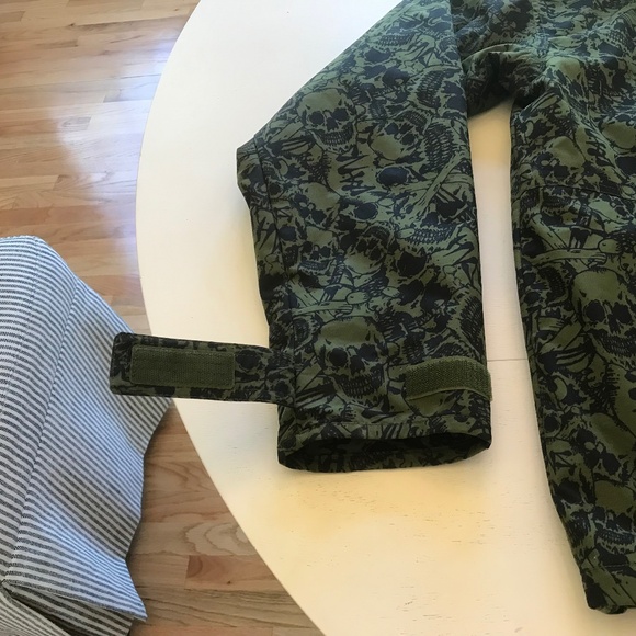 VANS GREEN SKULL CAMO SNOW BOARDING / SKI JACKET - Picture 16 of 16